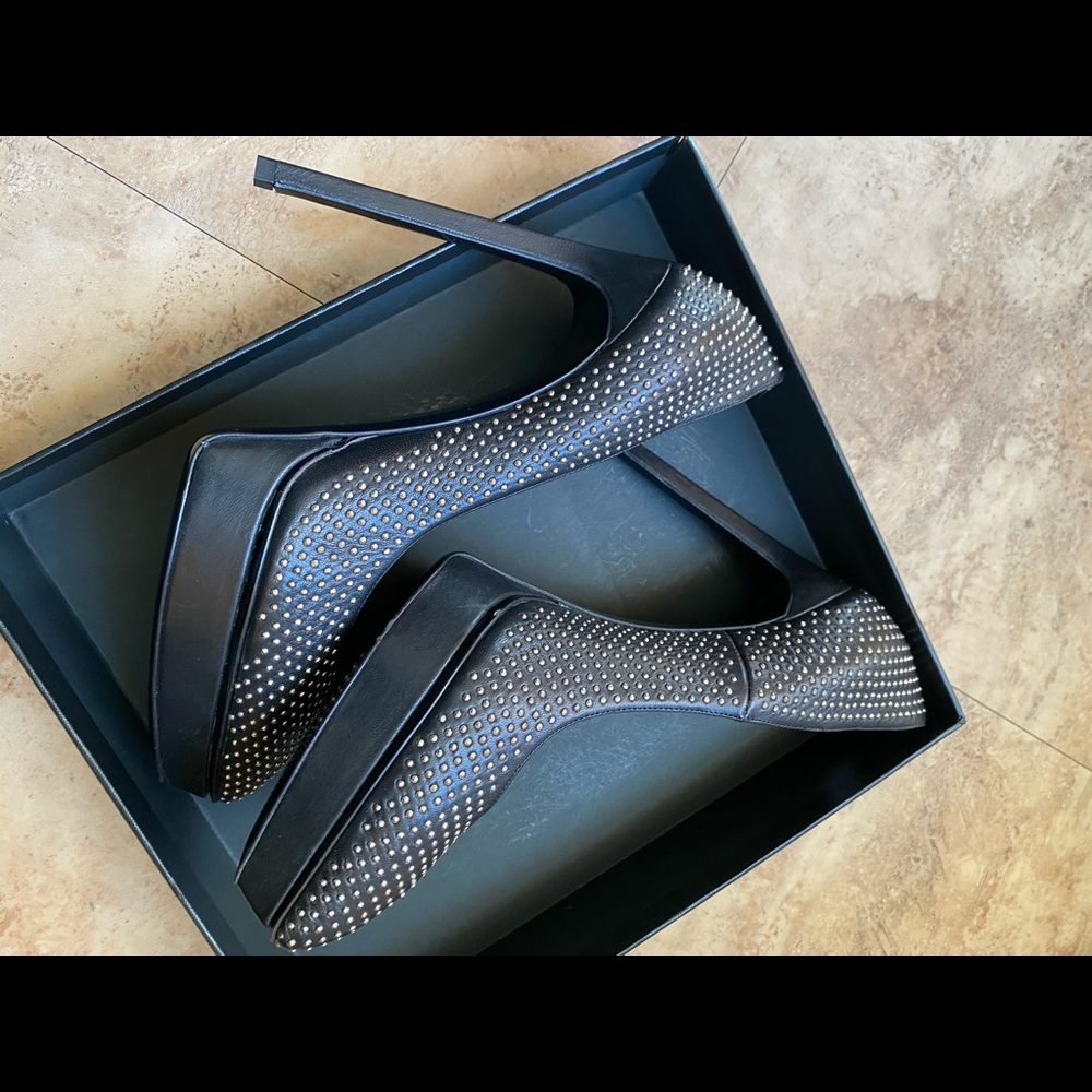 Shoe - Picture 4 of 8
